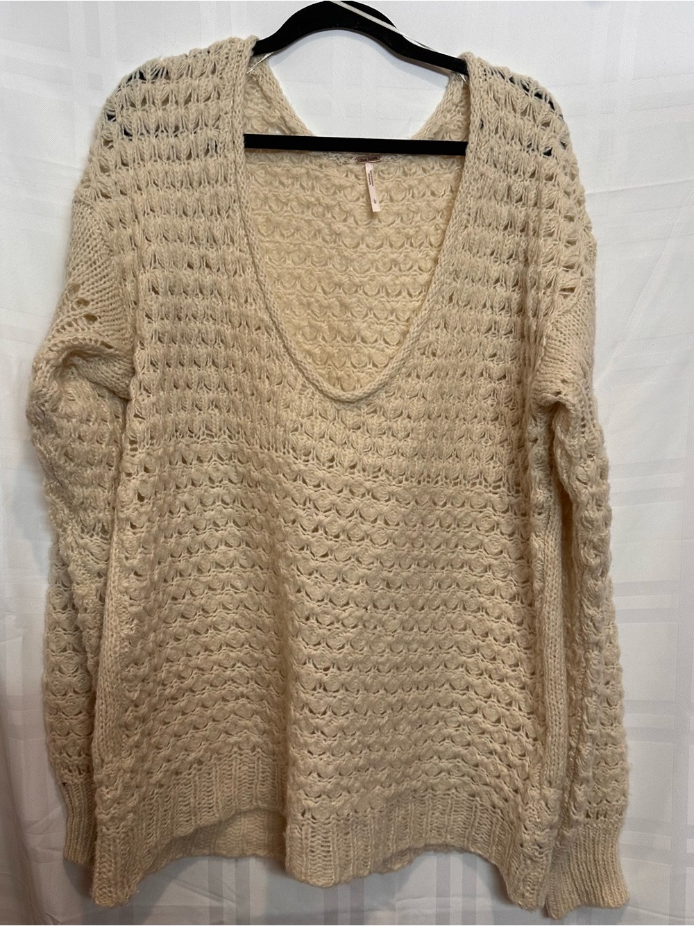 Free People Crashing Waves
Sweater Oversized Wool Blend
Slouchy Cream